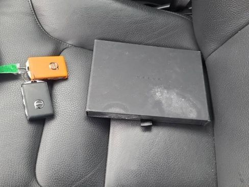 Used 2023 Volvo S90 B6 Plus image 13