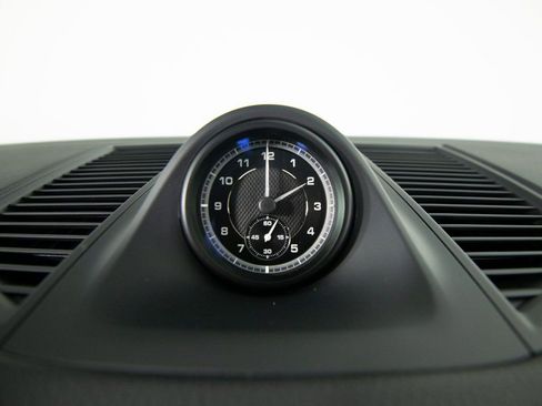 Certified 2025 Porsche Macan image 25