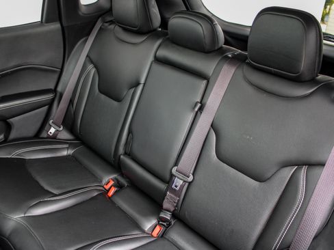 Used 2021 Jeep Compass Latitude w/ Sun and Sound Group AWD/4WD image 19