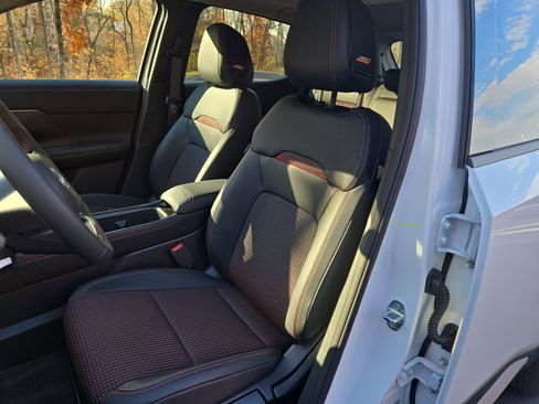 New 2026 Nissan Kicks SR w/ SR Premium Package image 11