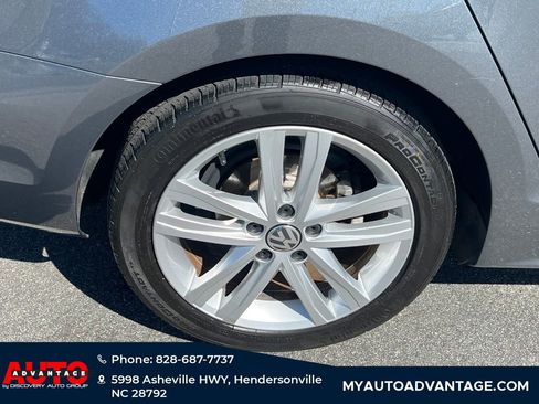 Used 2017 Volkswagen Jetta SEL image 29