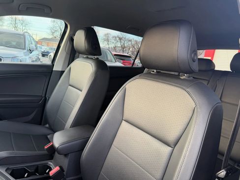 Used 2018 Volkswagen Tiguan SE image 12