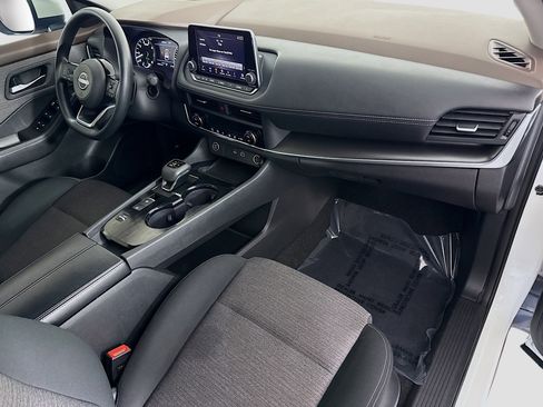 Used 2023 Nissan Rogue SV image 30