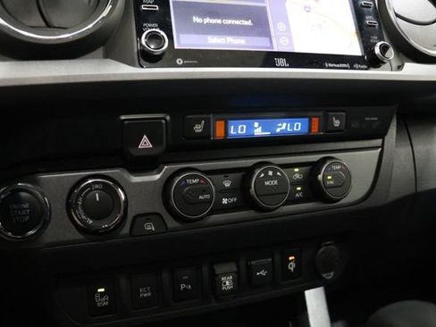 Used 2020 Toyota Tacoma TRD Sport w/ TRD Premium Sport Package AWD/4WD image 26