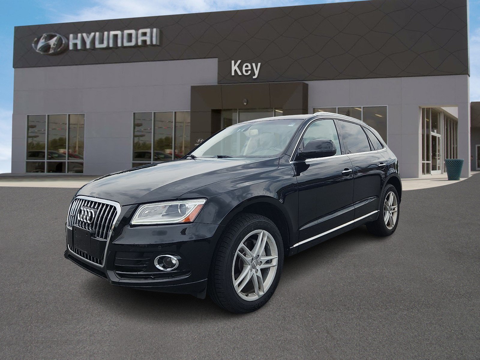 Used 2017 Audi Q5 2.0T Premium Plus w/ Technology Package AWD/4WD image 6