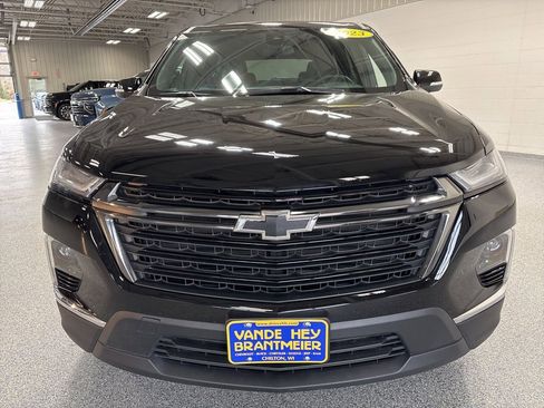 Used 2023 Chevrolet Traverse LT w/ Midnight/Sport Edition image 2