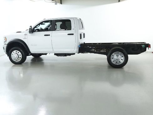 Used 2024 RAM 4500 SLT w/ Quick Order Package 2YG SLT image 40
