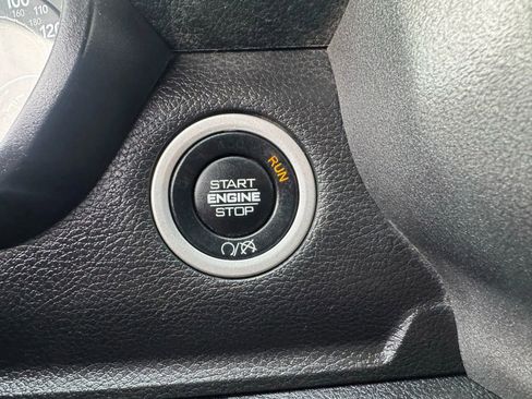 Used 2022 RAM 2500 Tradesman w/ Chrome Appearance Group image 16