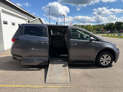 Used 2018 Dodge Grand Caravan SE FWD image 15