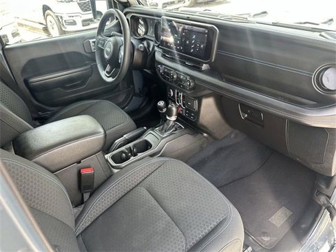 Used 2024 Jeep Wrangler Unlimited Rubicon 4xe image 10