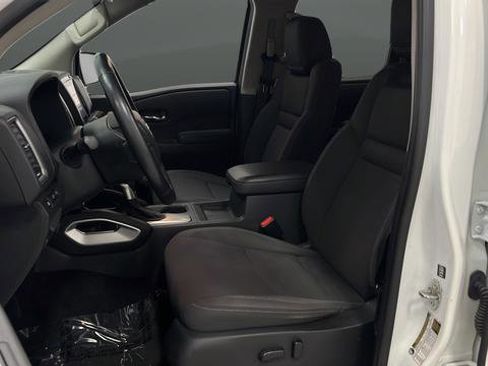 Used 2022 Nissan Frontier SV AWD/4WD image 9