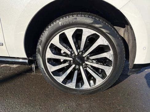 Certified 2024 Lincoln Navigator Reserve image 35