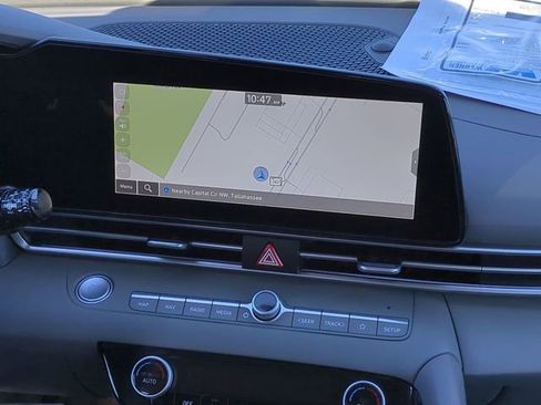 New 2025 Hyundai Elantra SEL image 17