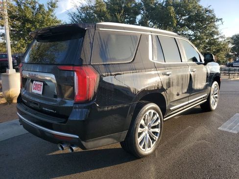 Used 2022 GMC Yukon Denali w/ Denali Premium Package image 9