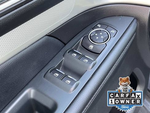 Used 2017 Ford Explorer XLT image 28