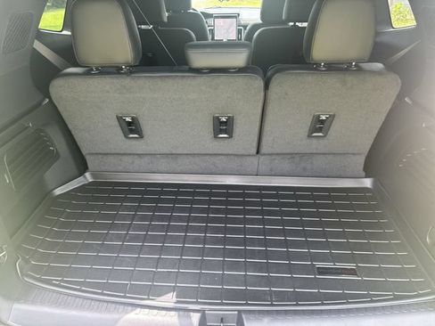 Used 2024 GMC Acadia Denali w/ Super Cruise Package FWD image 28