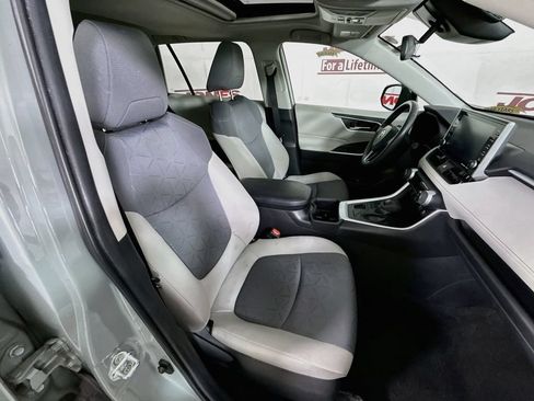 Certified 2022 Toyota RAV4 XLE w/ Convenience Package AWD/4WD image 32