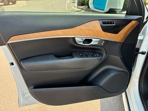 Used 2022 Volvo XC90 T6 Momentum w/ Advanced Package AWD/4WD image 12