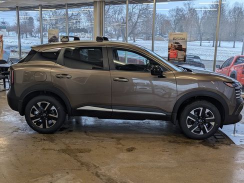 New 2026 Nissan Kicks SV image 6