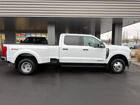 Certified 2025 Ford F350 XLT image 9