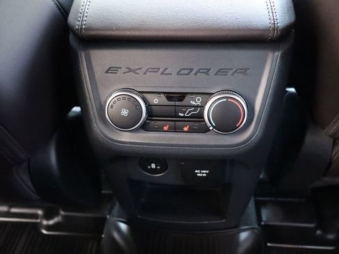 Used 2026 Ford Explorer Platinum AWD/4WD image 35
