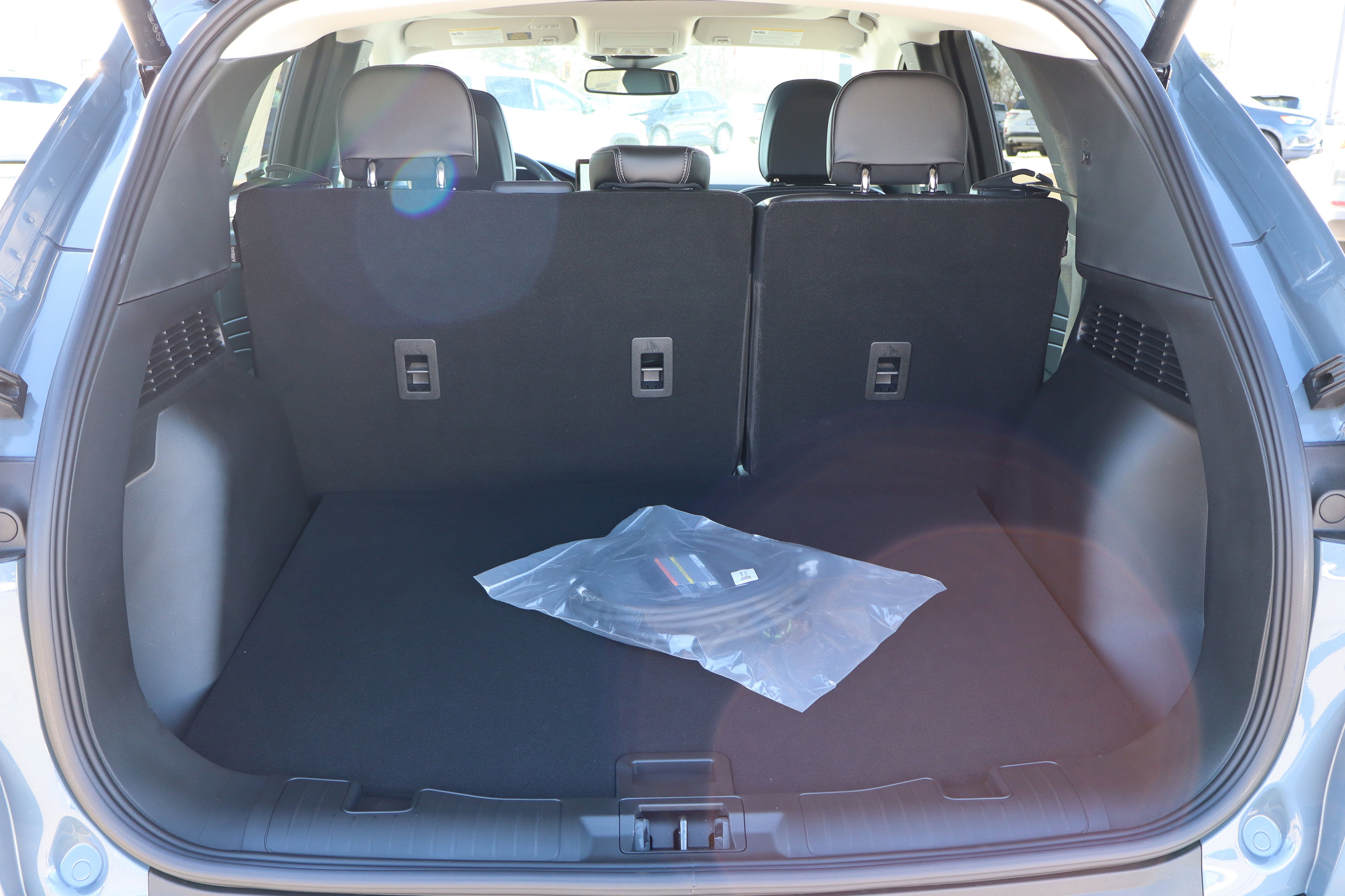 New 2025 Ford Escape SE w/ PHEV Premium Package FWD image 30