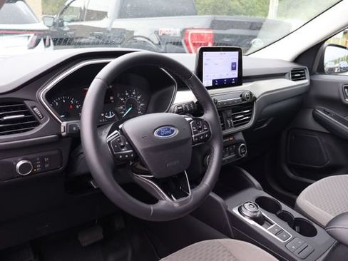 Used 2021 Ford Escape SE w/ Cold Weather Package AWD/4WD image 6