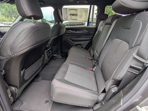 New 2026 Jeep Grand Cherokee Laredo RWD image 15