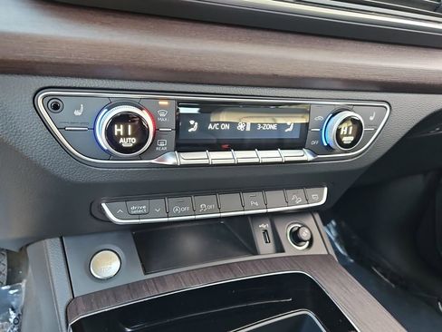 Used 2022 Audi Q5 2.0T Premium w/ Convenience Package image 23
