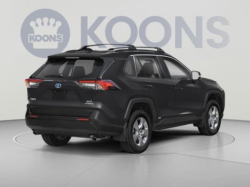 Used 2024 Toyota RAV4 XLE w/ Convenience Package AWD/4WD image 2