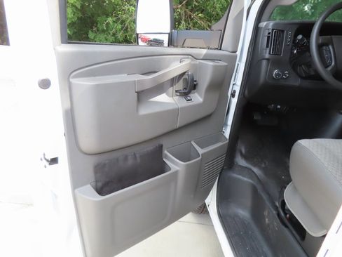 New 2024 Chevrolet Express 3500 Work Van w/ Power Convenience Package image 19