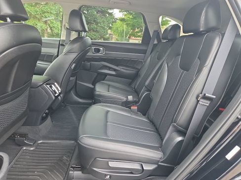 Certified 2023 Kia Sorento SX AWD/4WD image 16