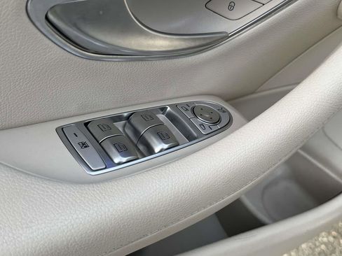 Used 2020 Mercedes-Benz E 350 4MATIC Sedan image 20