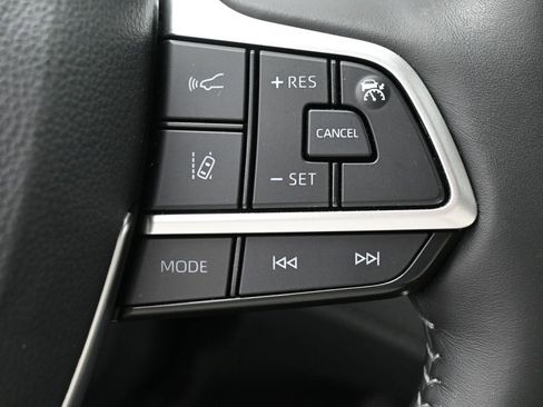 Certified 2025 Toyota Highlander Platinum image 19