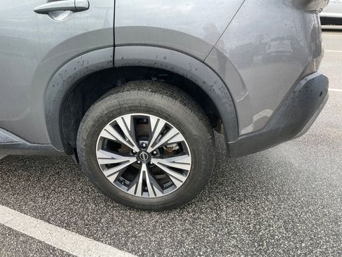 Used 2023 Nissan Rogue SV FWD image 9