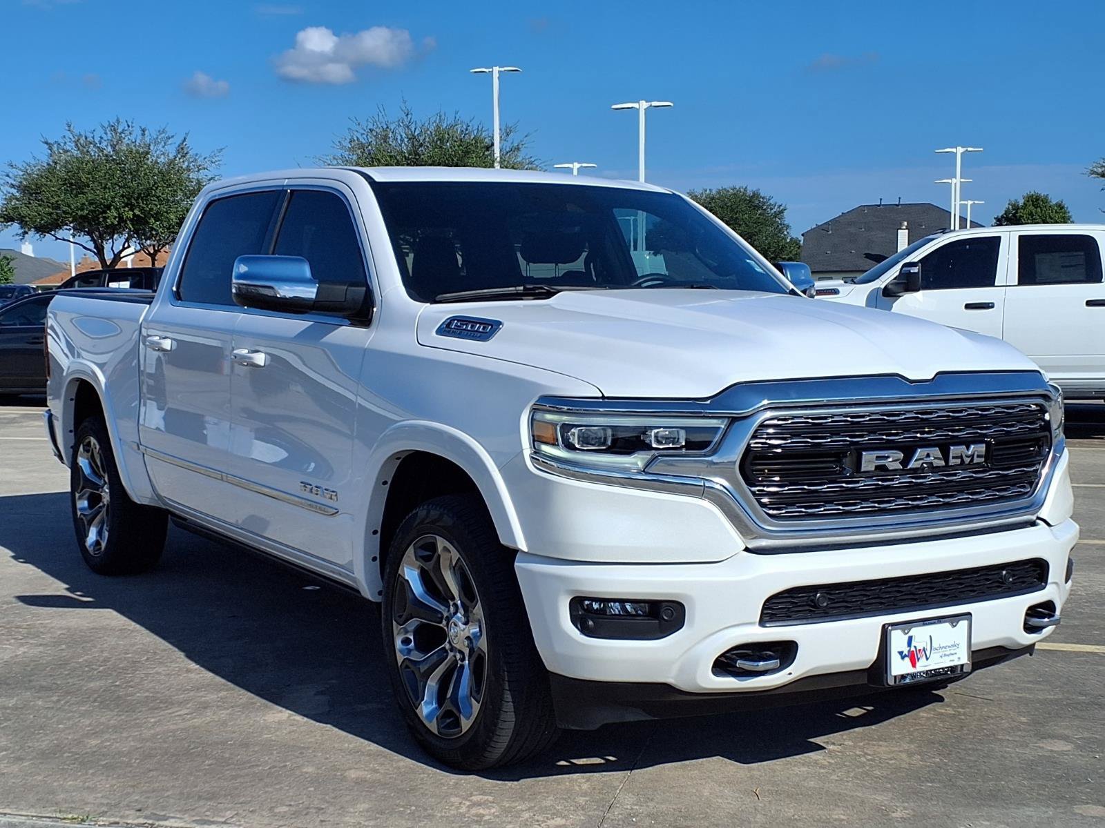 Used 2024 RAM 1500 Limited AWD/4WD image 3