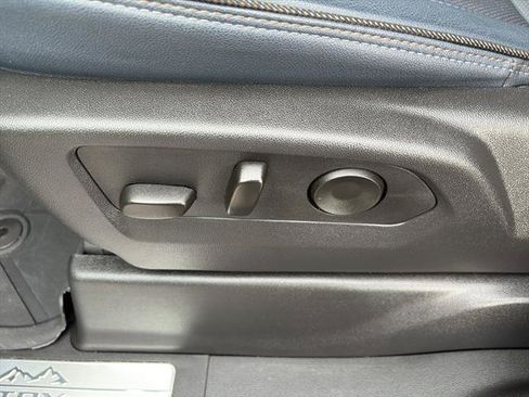 Used 2025 Chevrolet Silverado 3500 High Country w/ Technology Package image 16