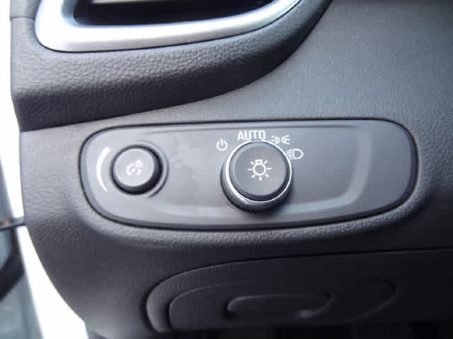 Used 2022 Chevrolet Trax LT w/ Sport Edition AWD/4WD image 13