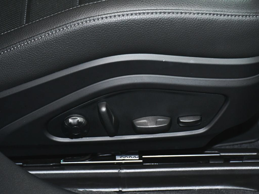 Used 2025 Porsche Panamera 4 E-Hybrid AWD/4WD image 61