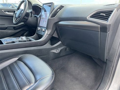 Used 2022 Ford Edge SEL image 17