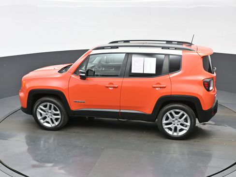 Used 2021 Jeep Renegade Latitude AWD/4WD image 32