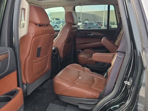 Used 2016 Cadillac Escalade Premium image 6