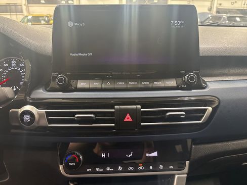 Used 2022 Kia Seltos Nightfall Edition image 12