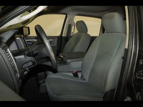 Used 2019 RAM 1500 Classic SLT AWD/4WD image 13