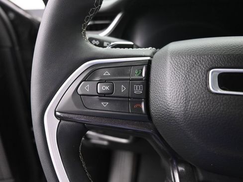 Used 2023 Jeep Grand Cherokee Altitude AWD/4WD image 30