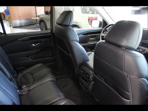 Certified 2025 Honda Pilot EX-L image 21