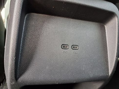 Used 2024 Chevrolet Equinox EV RS FWD image 21