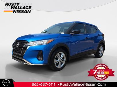 New 2025 Nissan Kicks Play S