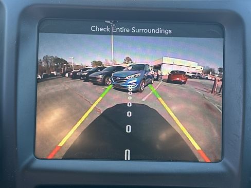 Used 2015 Jeep Cherokee Latitude w/ Comfort/Convenience Group image 31