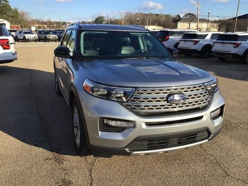 Used 2024 Ford Explorer Limited image 11